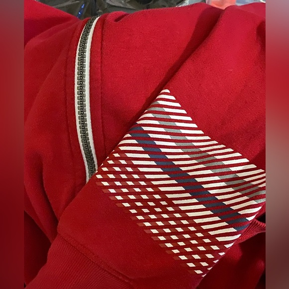 Canadiana Red Zippered Hoodie with Pockets Size M - Picture 9 of 12